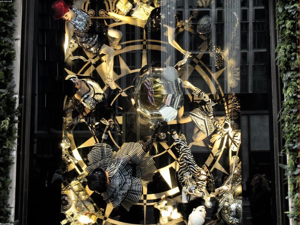 ប្រវត្តិសាស្ត្រនៃល្បែង: ការឈូសស្រឡាយព្រមទាំងការបង្កើតល្បែង