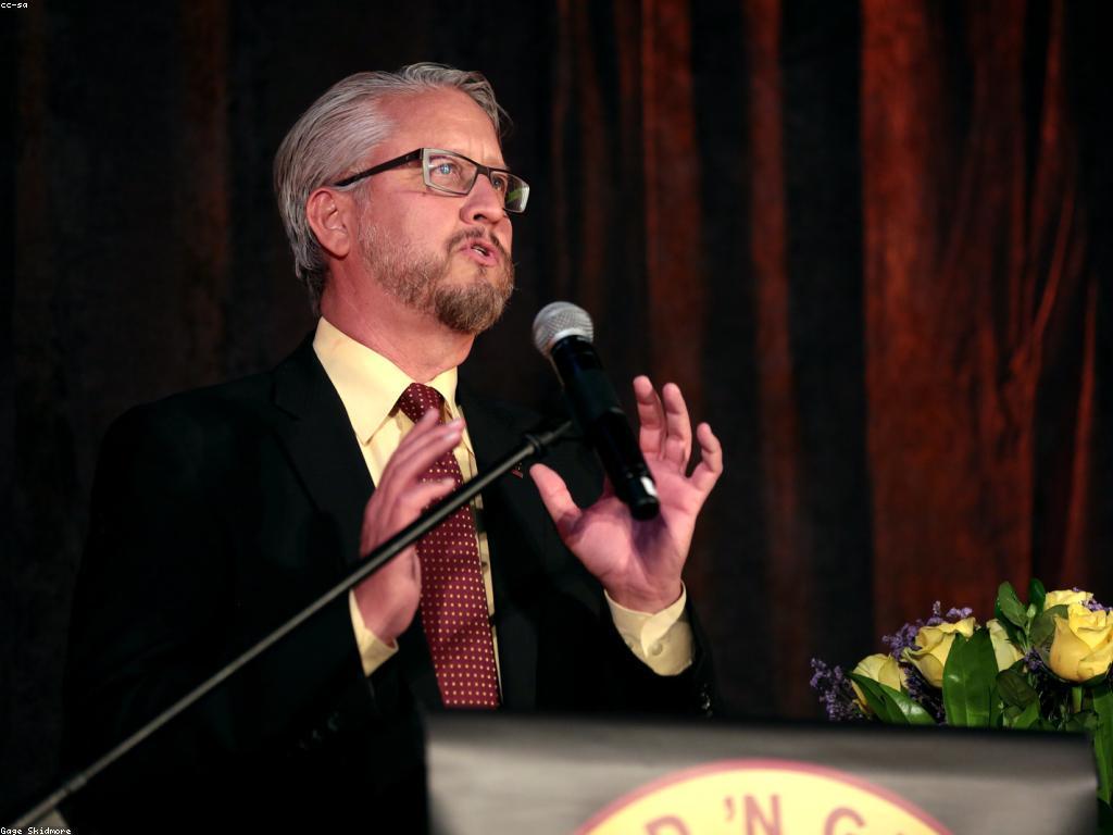 អំពីឥទ្ធិពលនៃច្បាប់និងការត្រួតពិនិត្យលើសង្គម